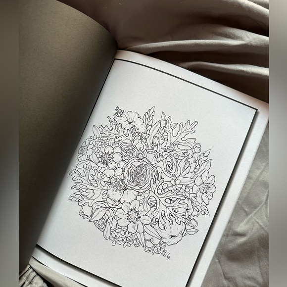 Adult Colouring Book - Flower Bouquets - Picture 2 of 3